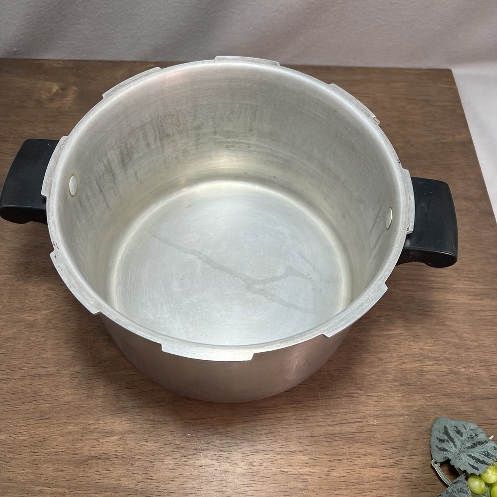 Vintage Mirro-Matic 8 Qt Aluminum Speed Pressure Cooker Canner M-0498 - Picture 3 of 8